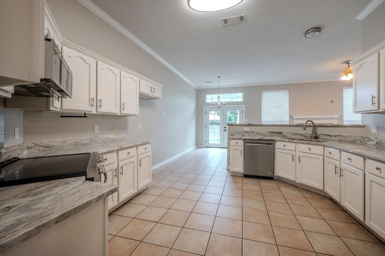 6766 Raner Creek Dr - Photo 2 of 34