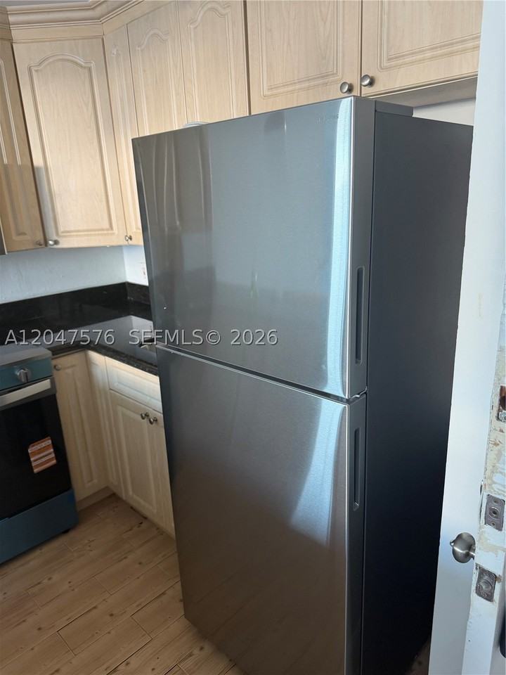 1990 Marseille Dr #303 - Photo 3 of 26