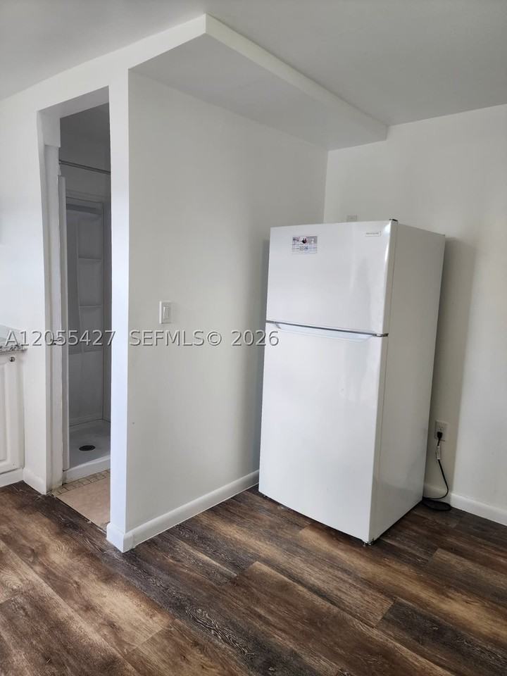 3533 Sw 91st Ave #A - Photo 7 of 16