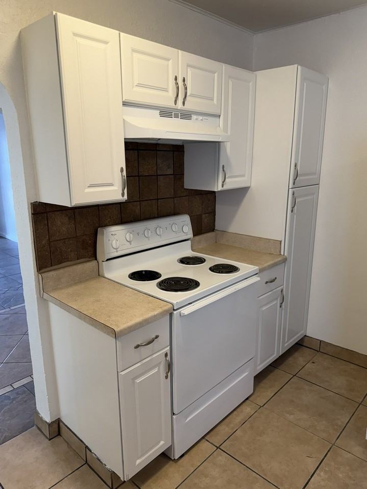 2126 E Harvard St #A - Photo 4 of 10