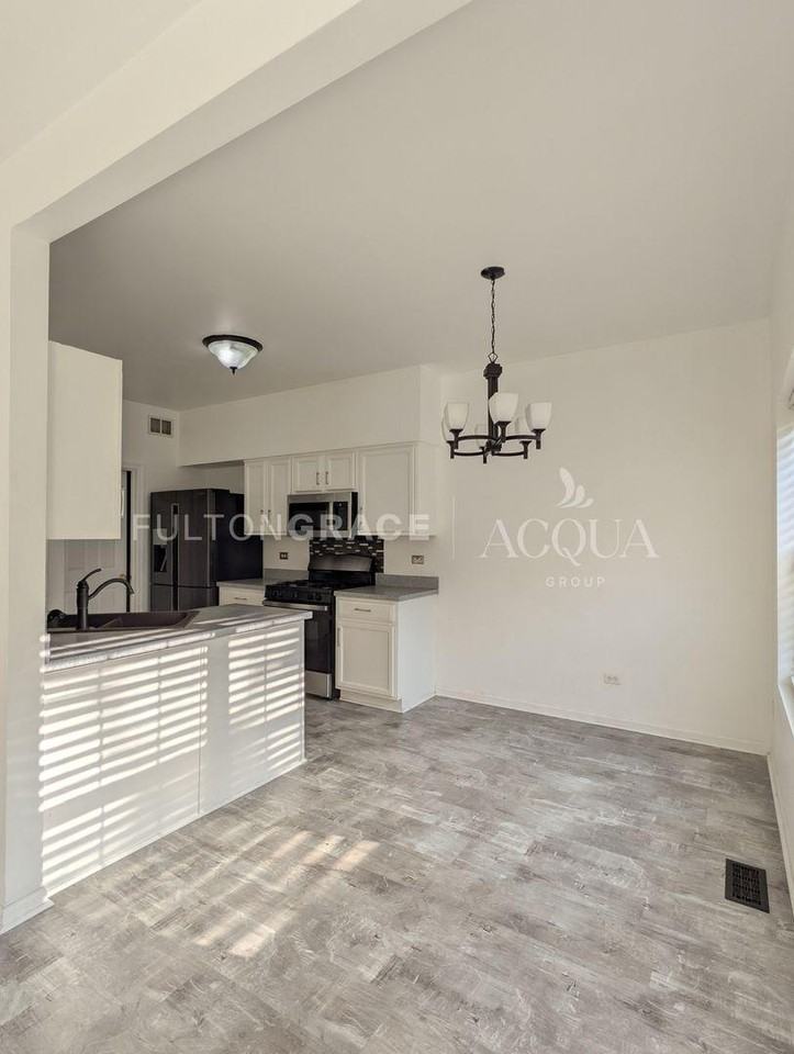 2551 Oak Tree Ln