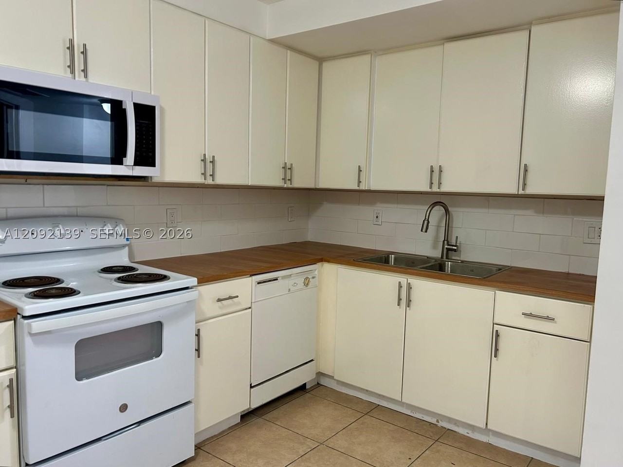 22831 Sw 88th Pl #102 - Photo 3 of 12
