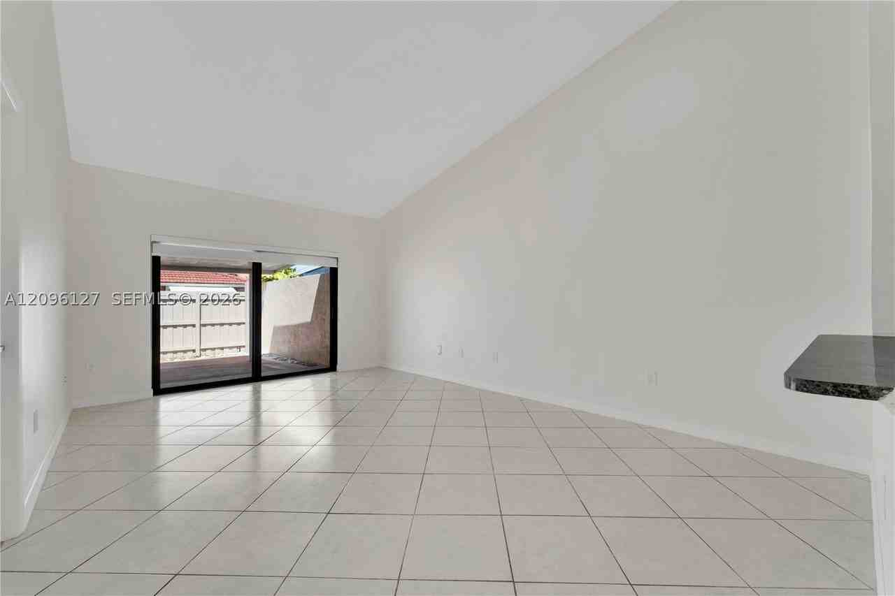 14725 Sw 60th Ter - Photo 3 of 21