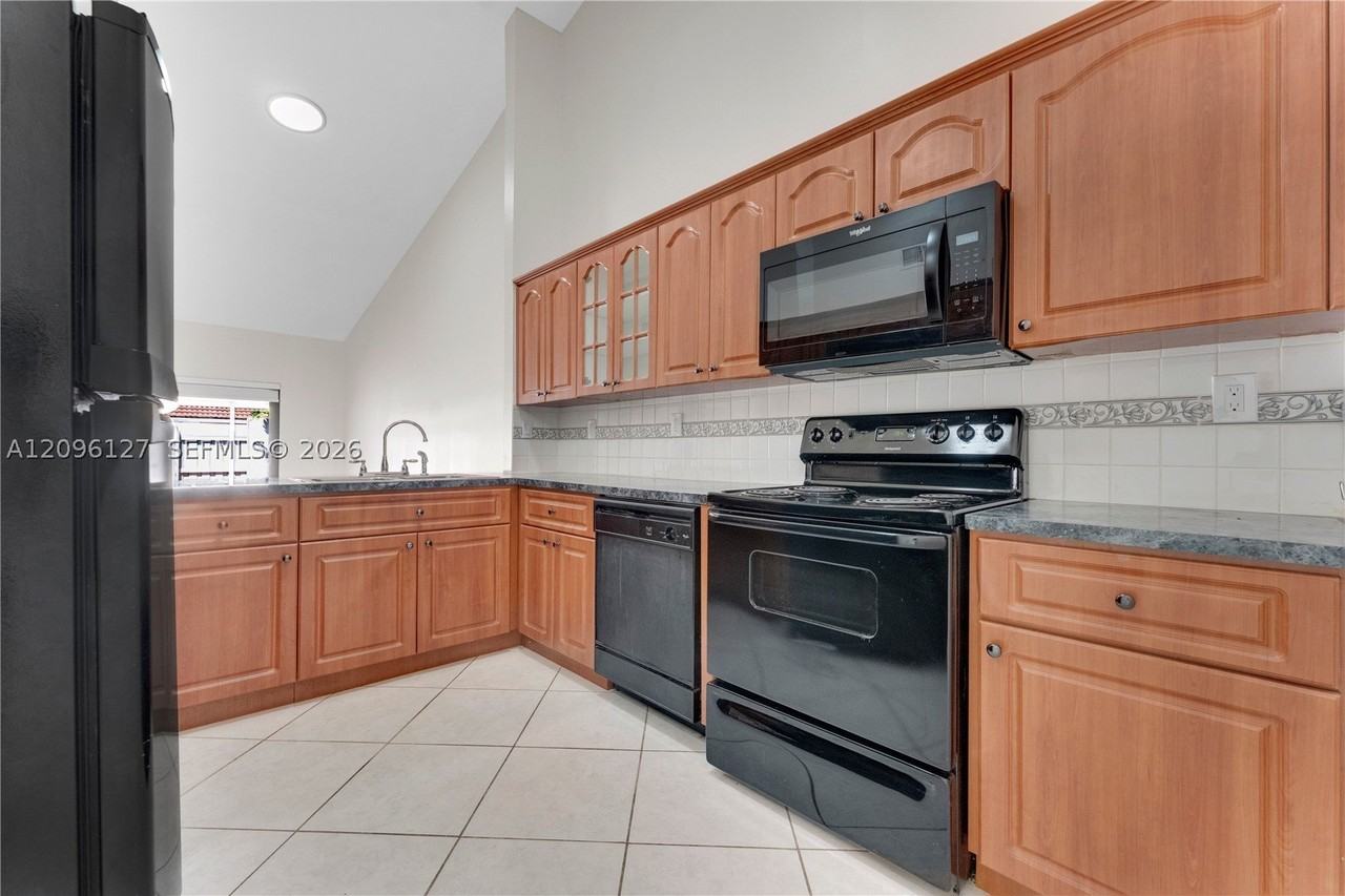 14725 Sw 60th Ter - Photo 4 of 21