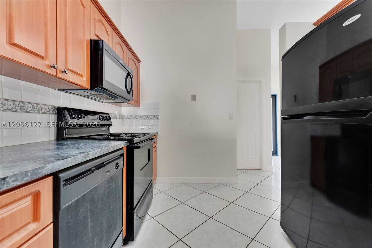 14725 Sw 60th Ter - Photo 7 of 21