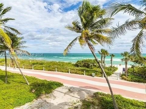 5401 Collins Ave #612 - Photo 7 of 20