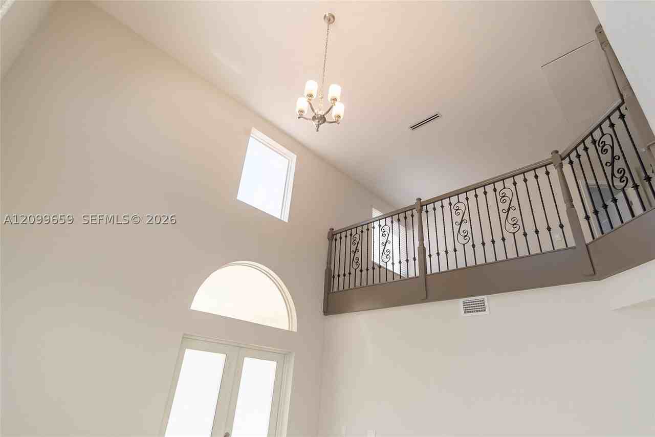 15482 Sw 137th Pl - Photo 4 of 31