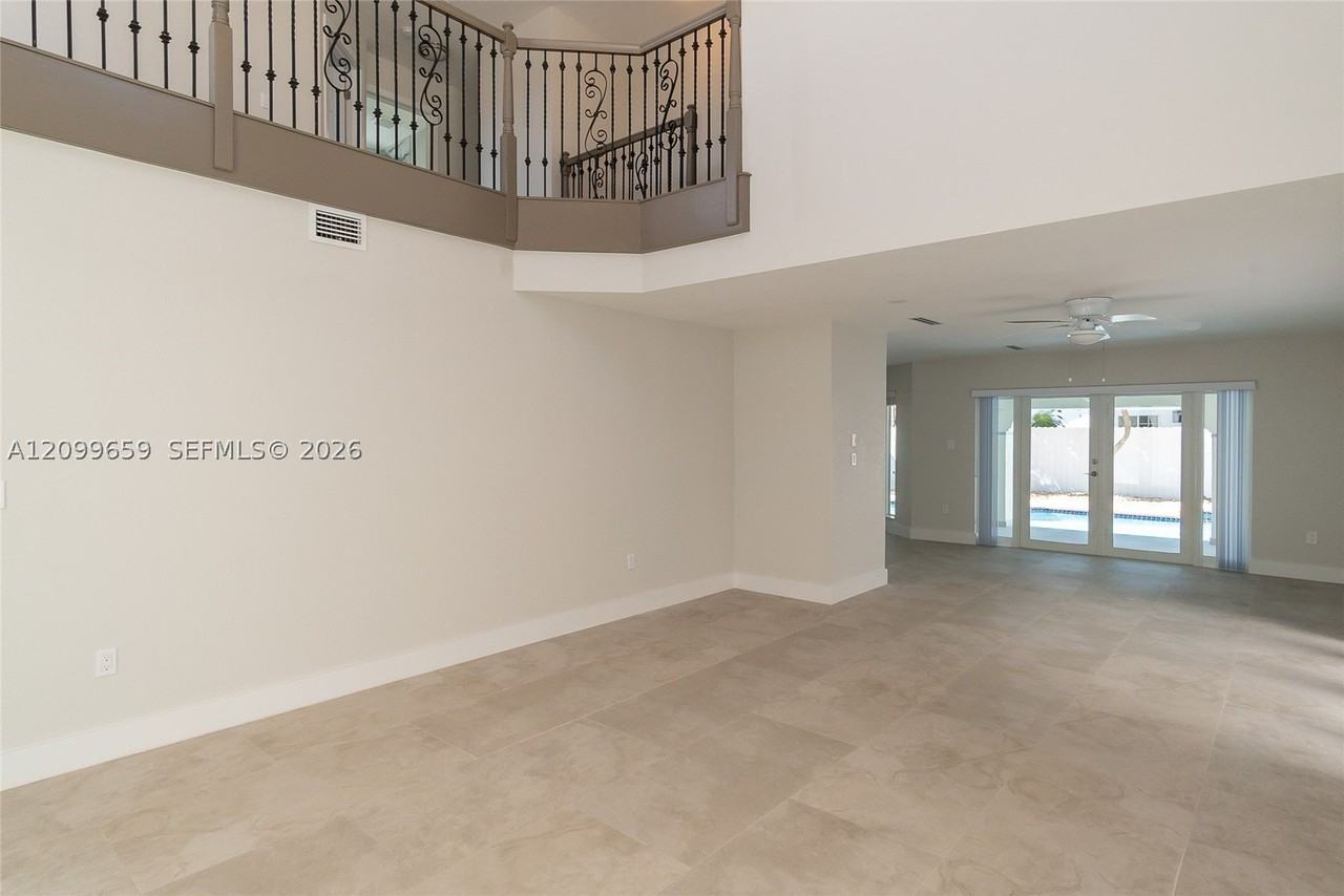 15482 Sw 137th Pl - Photo 5 of 31