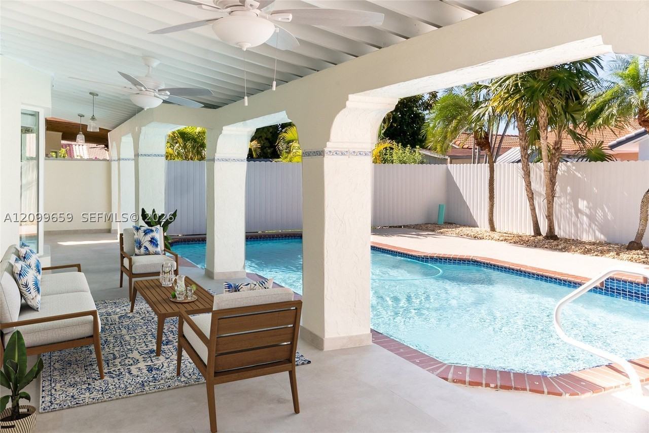 15482 Sw 137th Pl - Photo 7 of 31