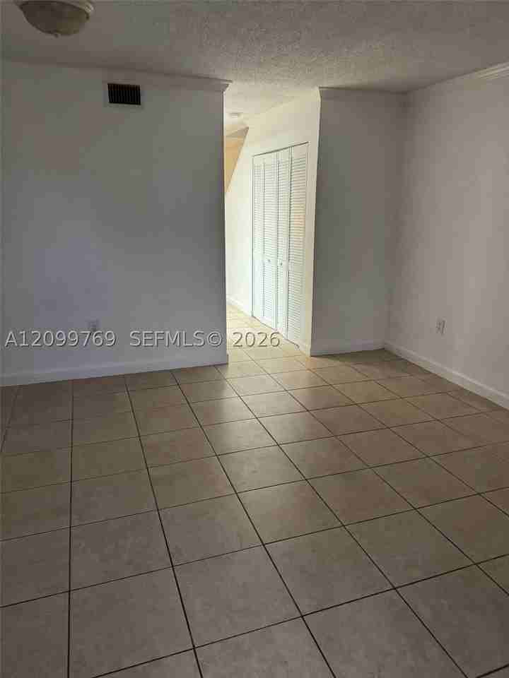 2091 W 54th Ter #37 - Photo 5 of 33