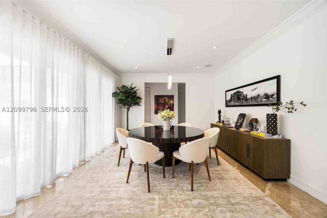 6021 Sw 81st St - Photo 6 of 28