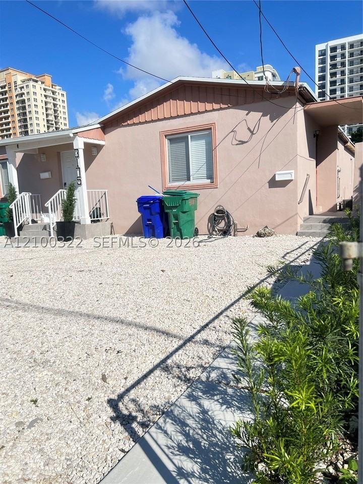 3173 Sw 23rd St #3173 - Photo 2 of 16