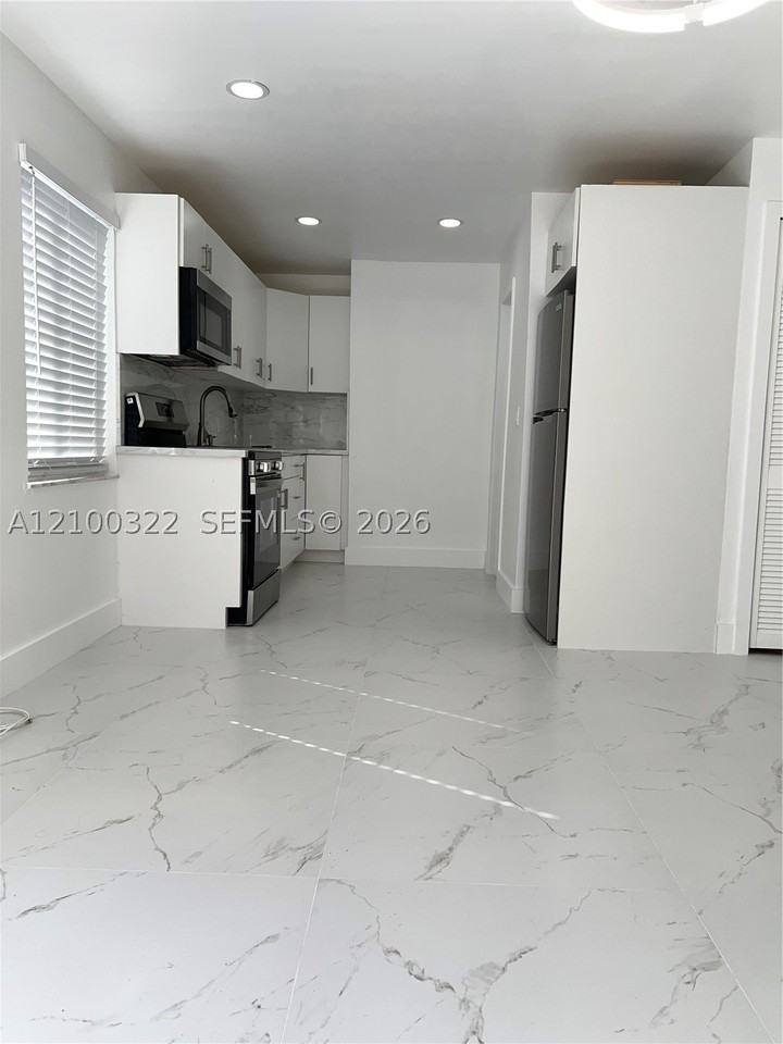 3173 Sw 23rd St #3173 - Photo 3 of 16