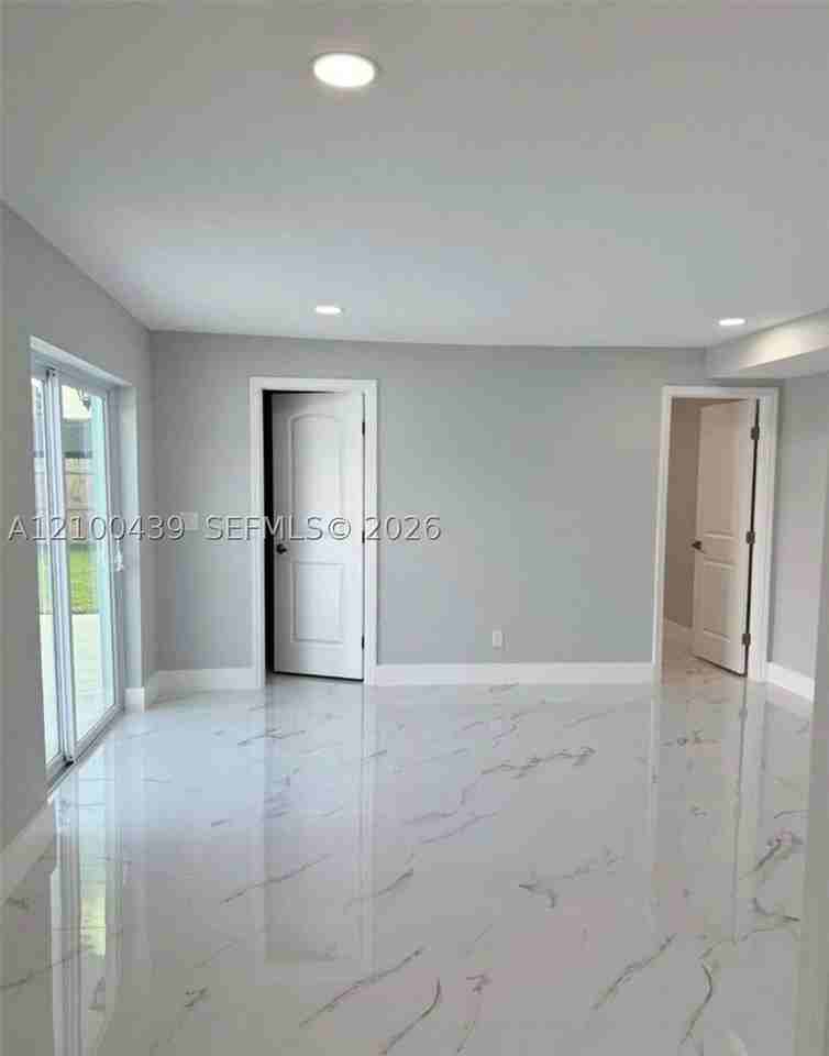 4318 Crestdale St - Photo 6 of 12