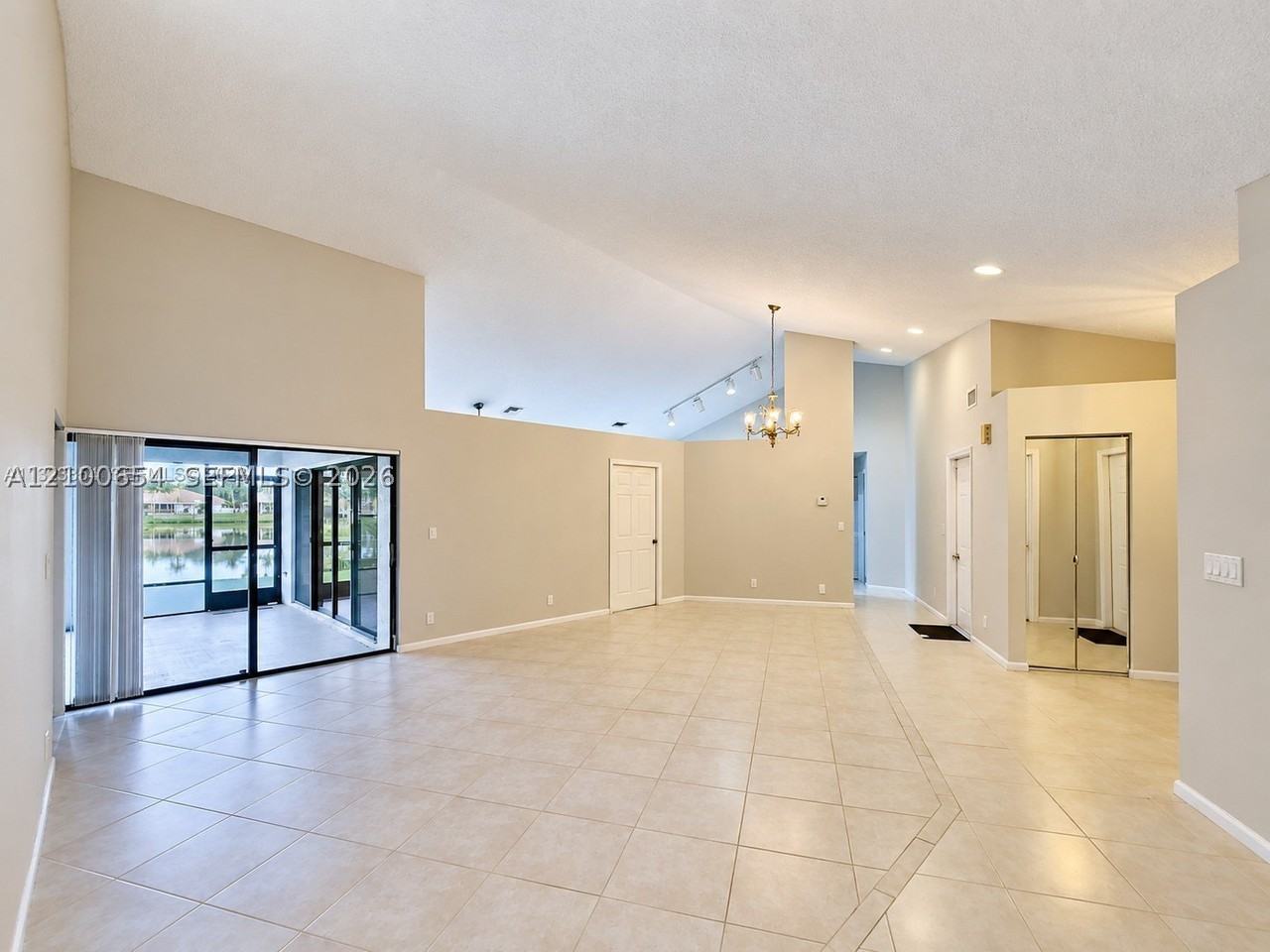 1853 Nw 109th Ave - Photo 4 of 20