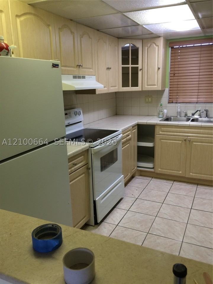 20 Nw 87th Ave #A216 - Photo 5 of 22