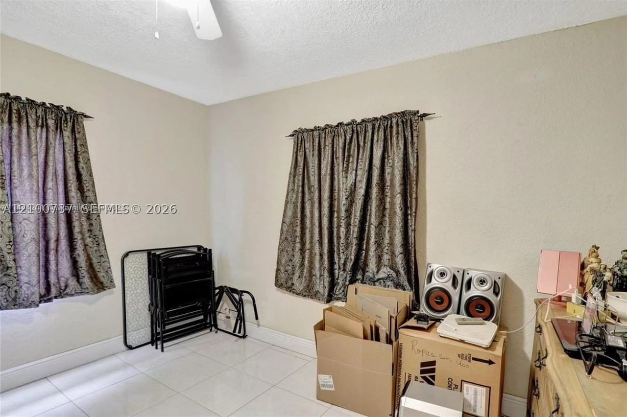 1825 Fern Rd - Photo 7 of 20