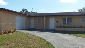 featured image of 4304 N Shore Dr