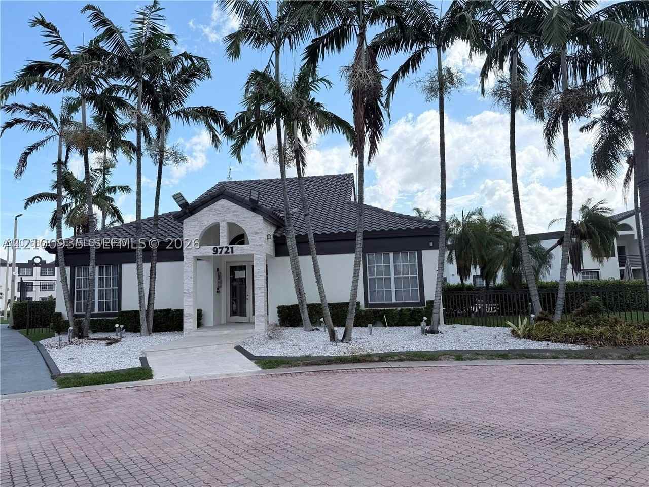 9701 Fontainebleau Blvd #C106 - Photo 5 of 8