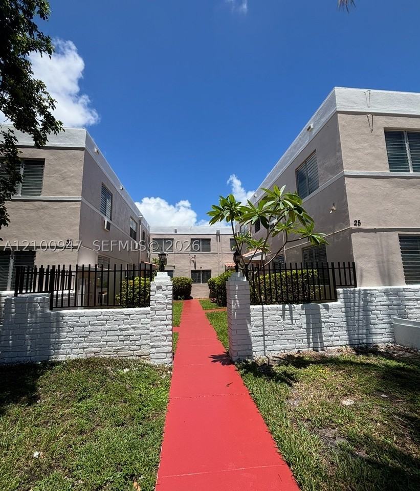 29 Navarre Ave #6