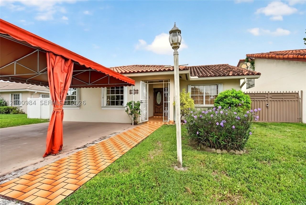 13889 Sw 158th Ter #13889 - Photo 4 of 50