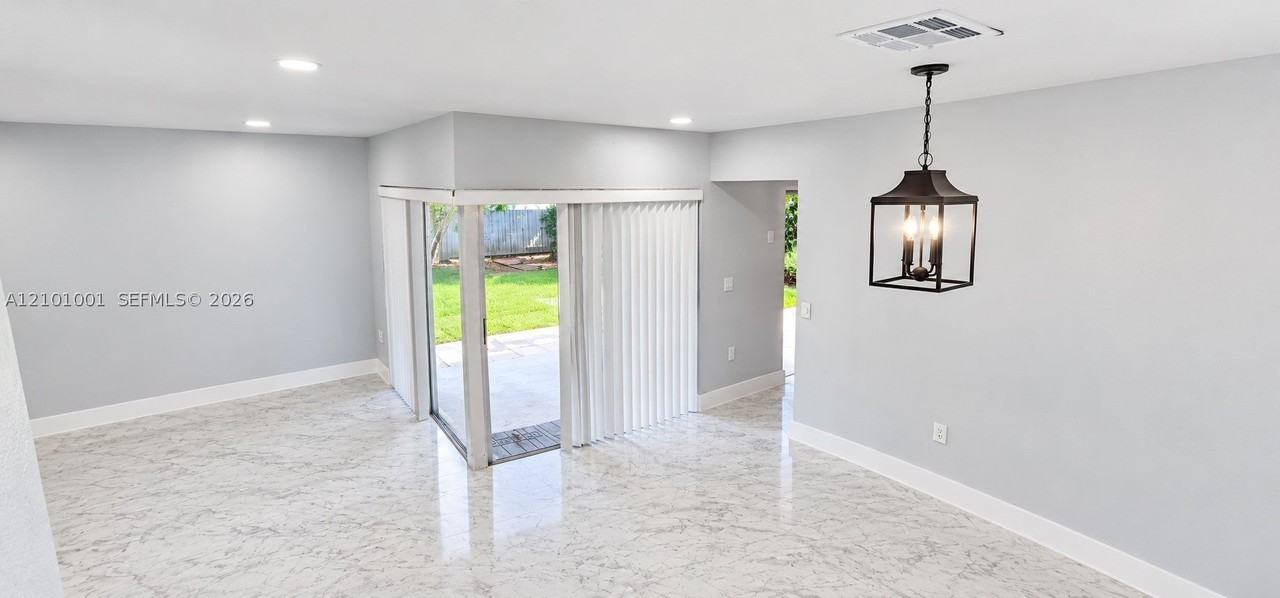 20551 Sw 126th Ave #20551 - Photo 5 of 18