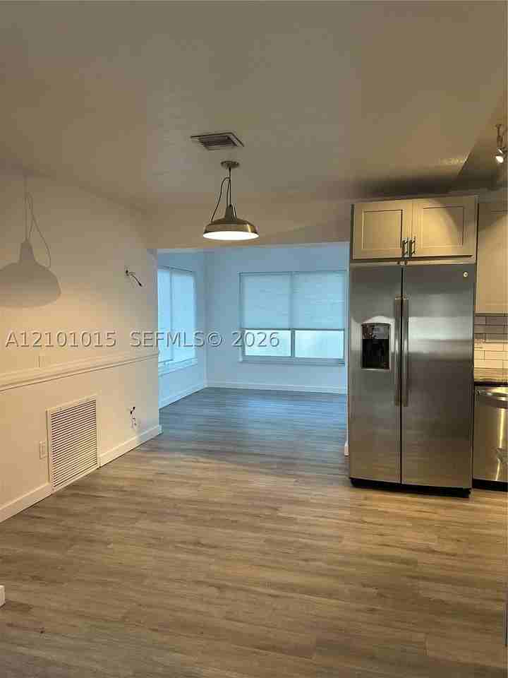 2848 Nw 9th Ter - Photo 2 of 13