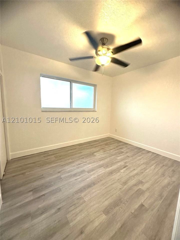 2848 Nw 9th Ter - Photo 6 of 13