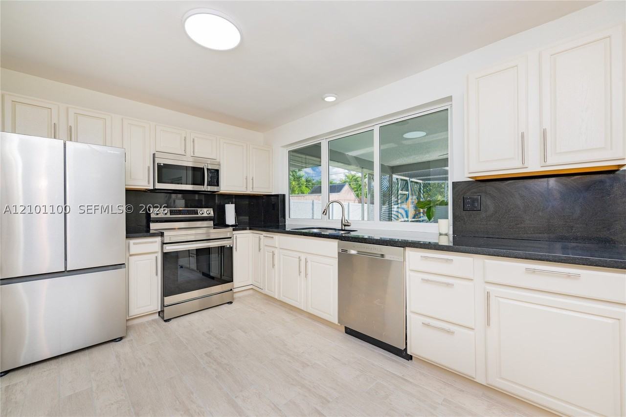 5316 Buchanan St #0 - Photo 7 of 50