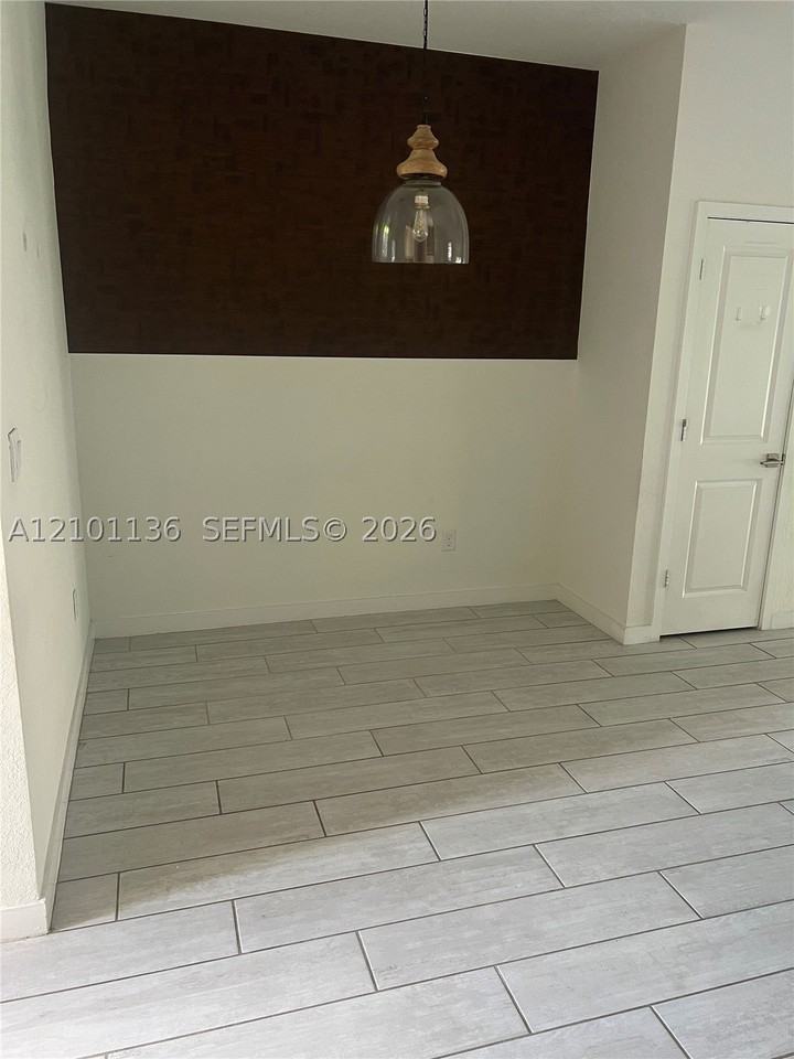 793 Se 19th St - Photo 5 of 15
