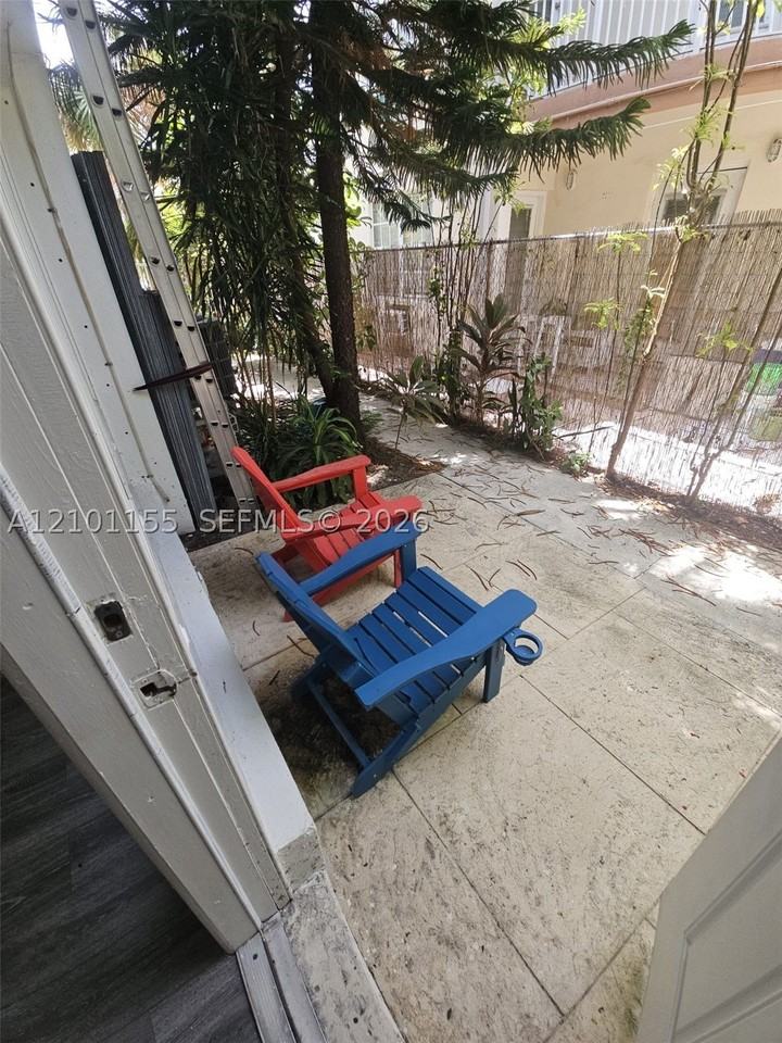 7435 Byron Ave #04 - Photo 7 of 28