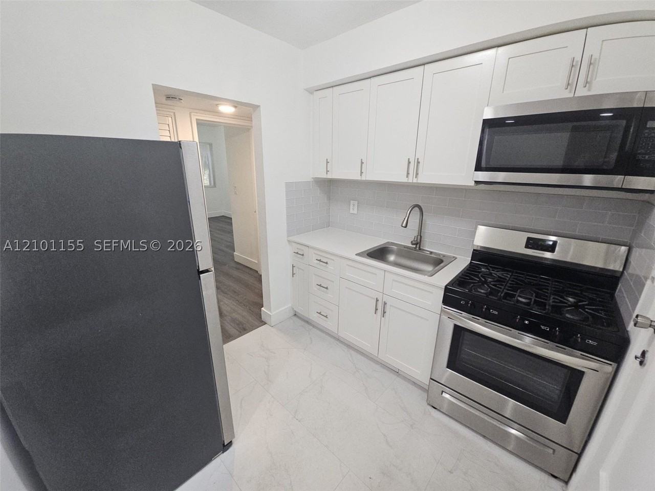 7435 Byron Ave #04 - Photo 3 of 28