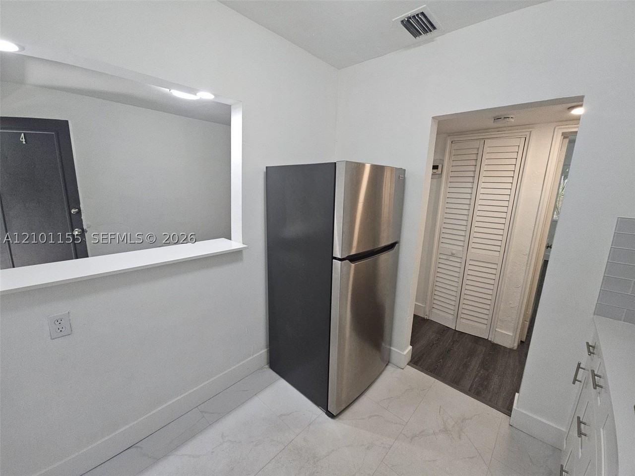 7435 Byron Ave #04 - Photo 4 of 28