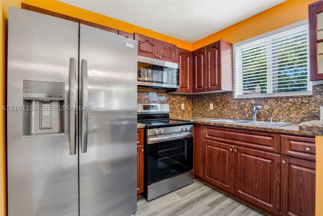 2125 Nw 77th Way #101 - Photo 4 of 30