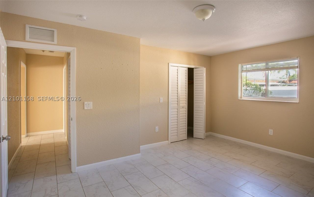 8846 Sw 25th St #8846 - Photo 4 of 13