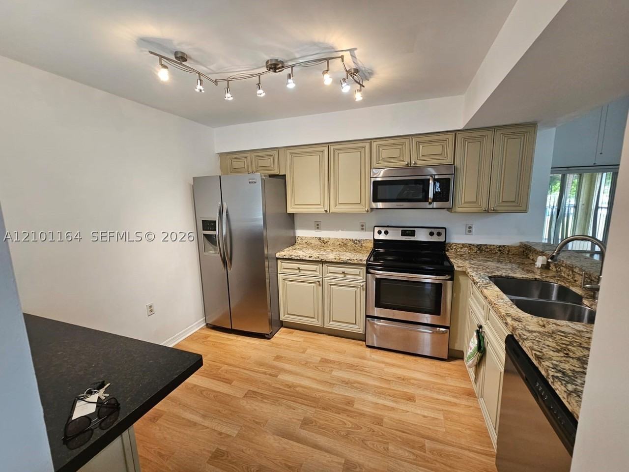2206 Glenmoor Dr #2206 - Photo 2 of 45