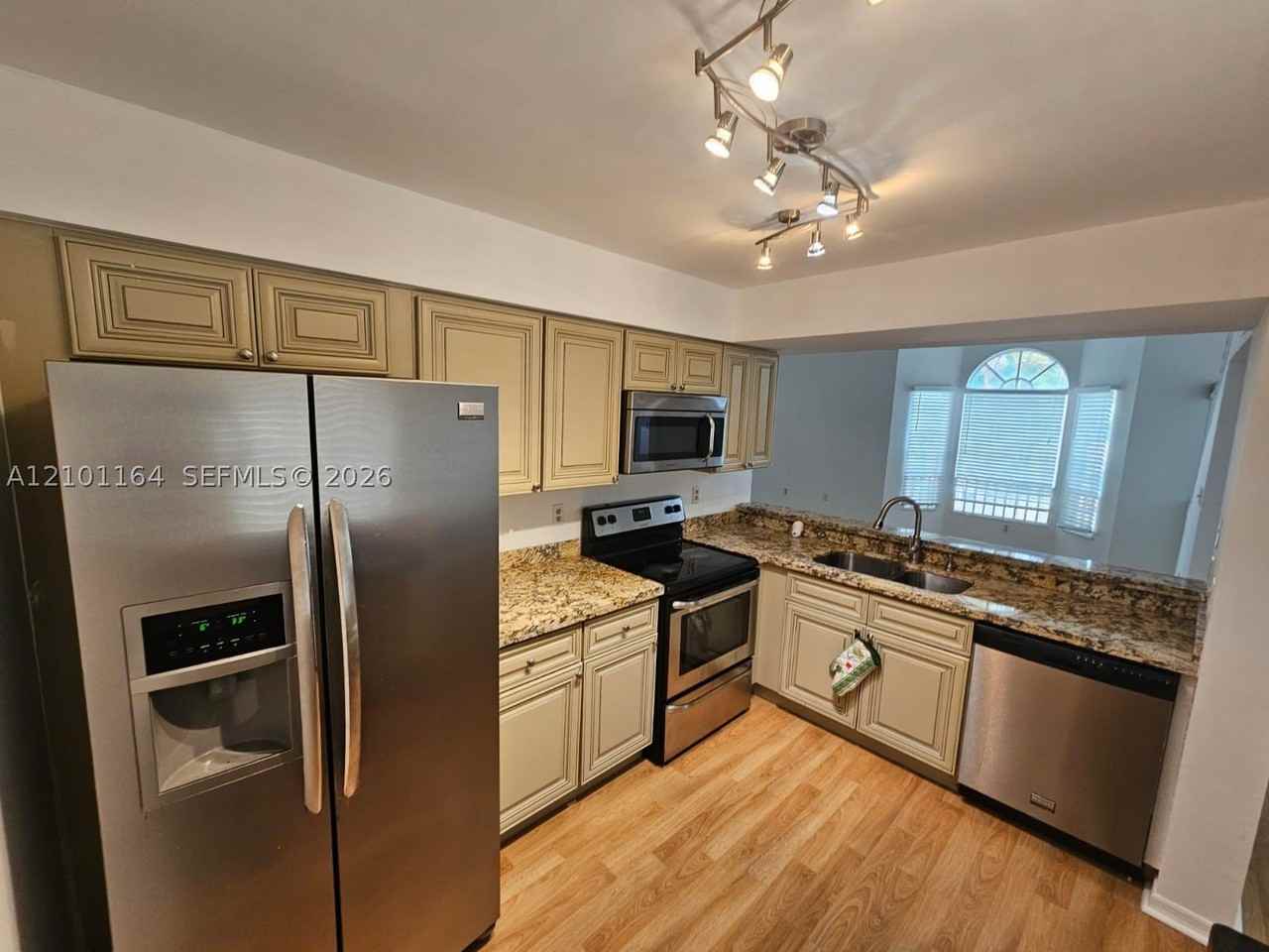 2206 Glenmoor Dr #2206 - Photo 3 of 45