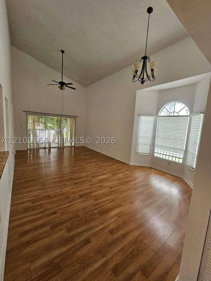 2206 Glenmoor Dr #2206 - Photo 5 of 45
