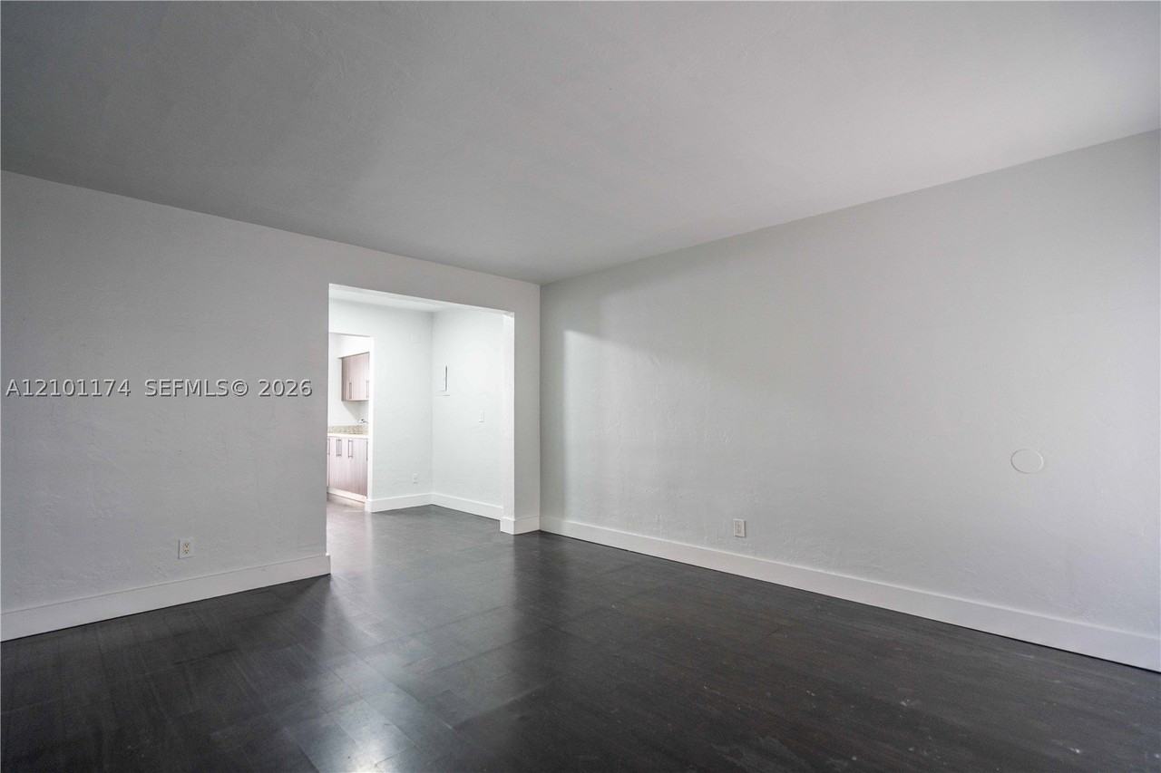 7311 Byron Ave #6 - Photo 3 of 14