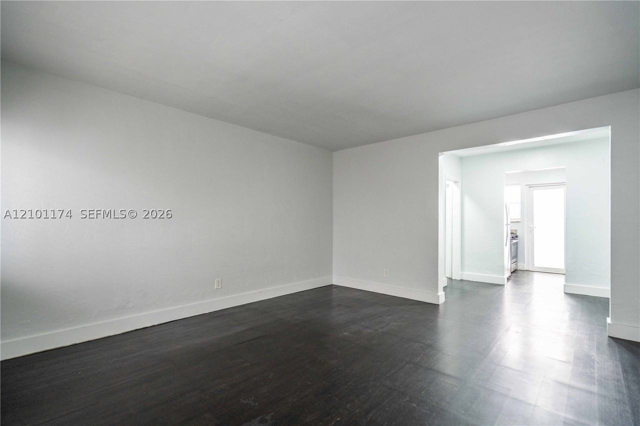 7311 Byron Ave #6 - Photo 4 of 14