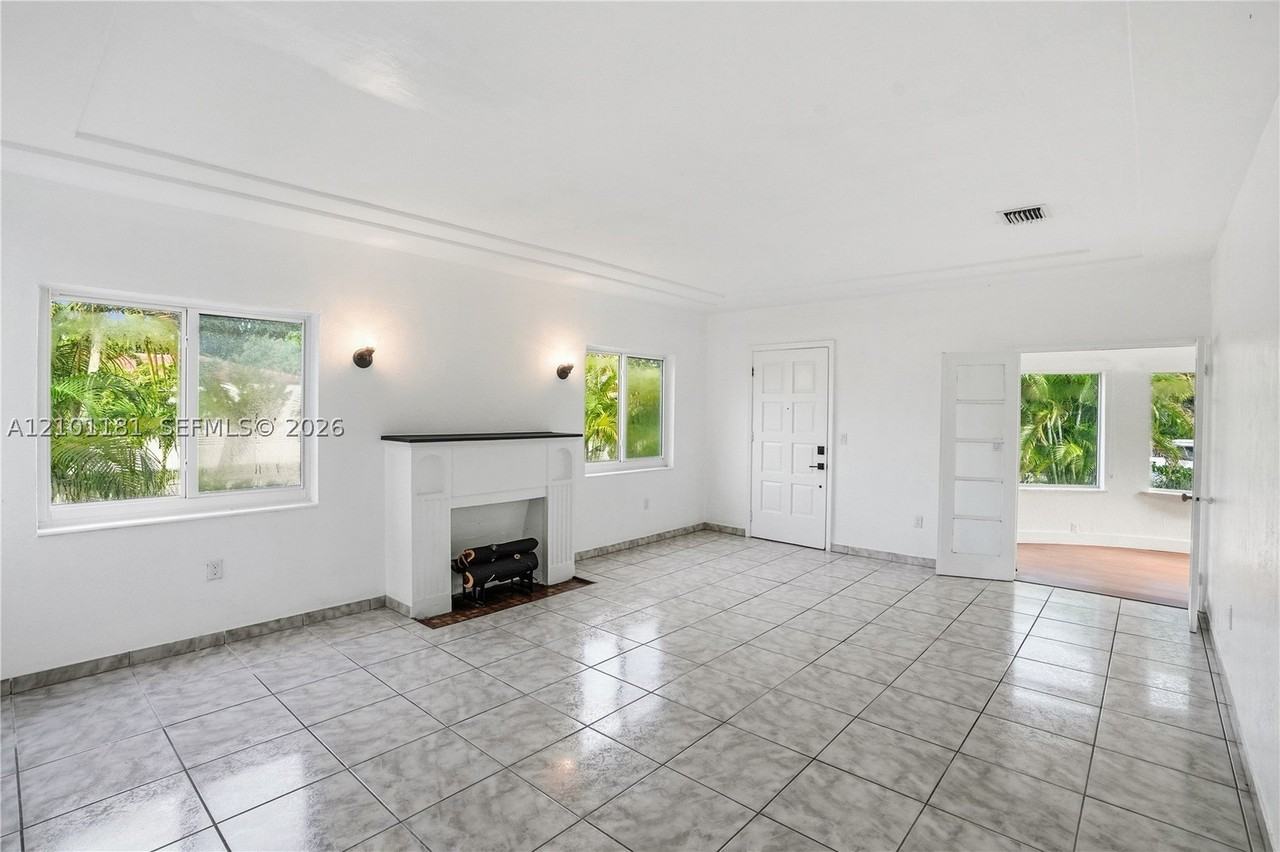 1550 Sw 13th St - Photo 3 of 28