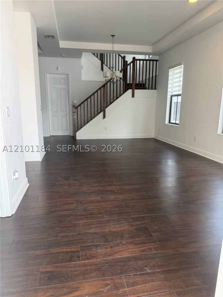 8478 Nw 52nd St - Photo 7 of 44