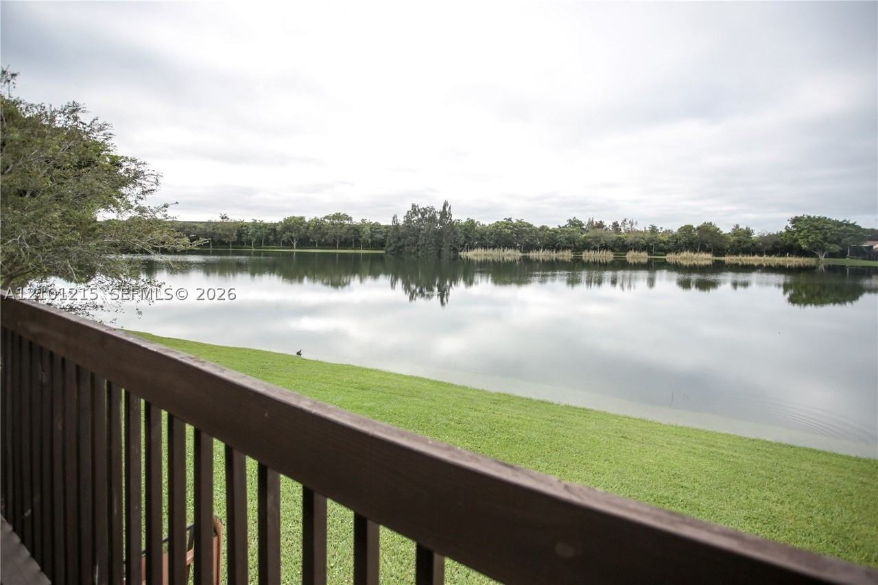 4211 S Pine Island Rd