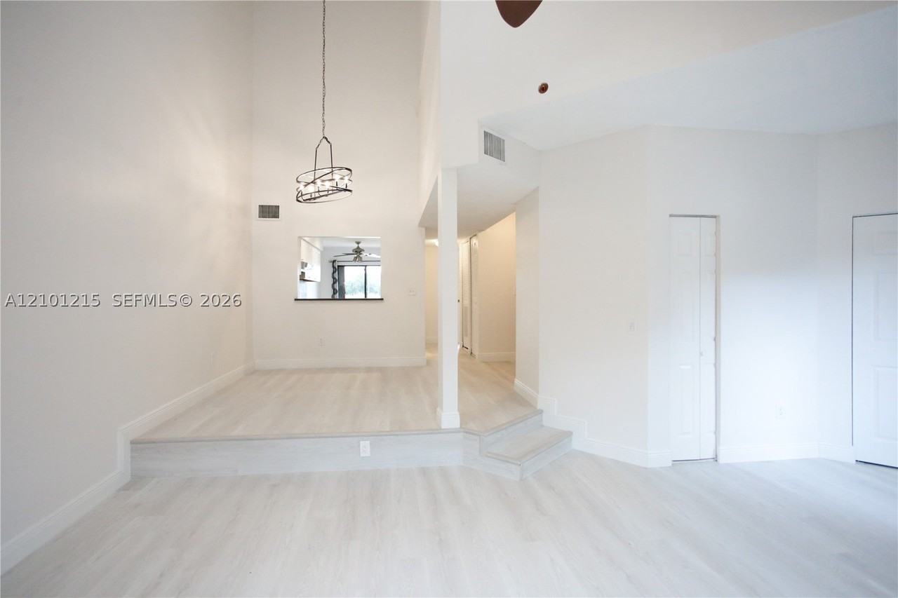 4211 S Pine Island Rd - Photo 2 of 24