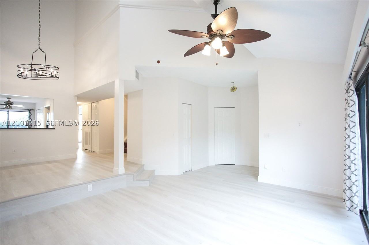 4211 S Pine Island Rd - Photo 3 of 24