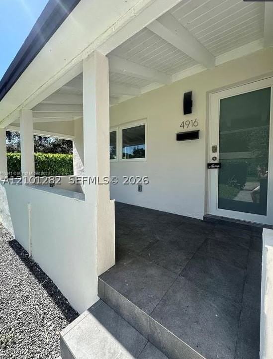 4916 Washington Dr - Photo 2 of 8