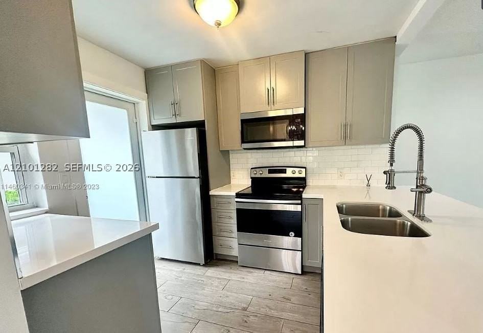 4916 Washington Dr - Photo 6 of 8