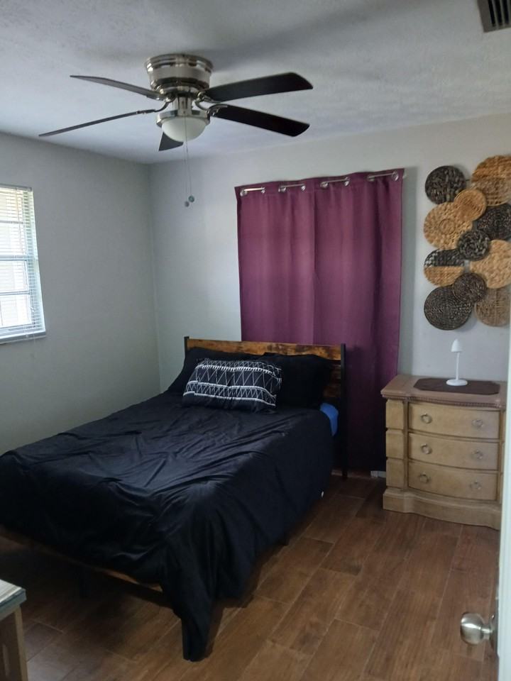 Rosewood Ave - Photo 3 of 5