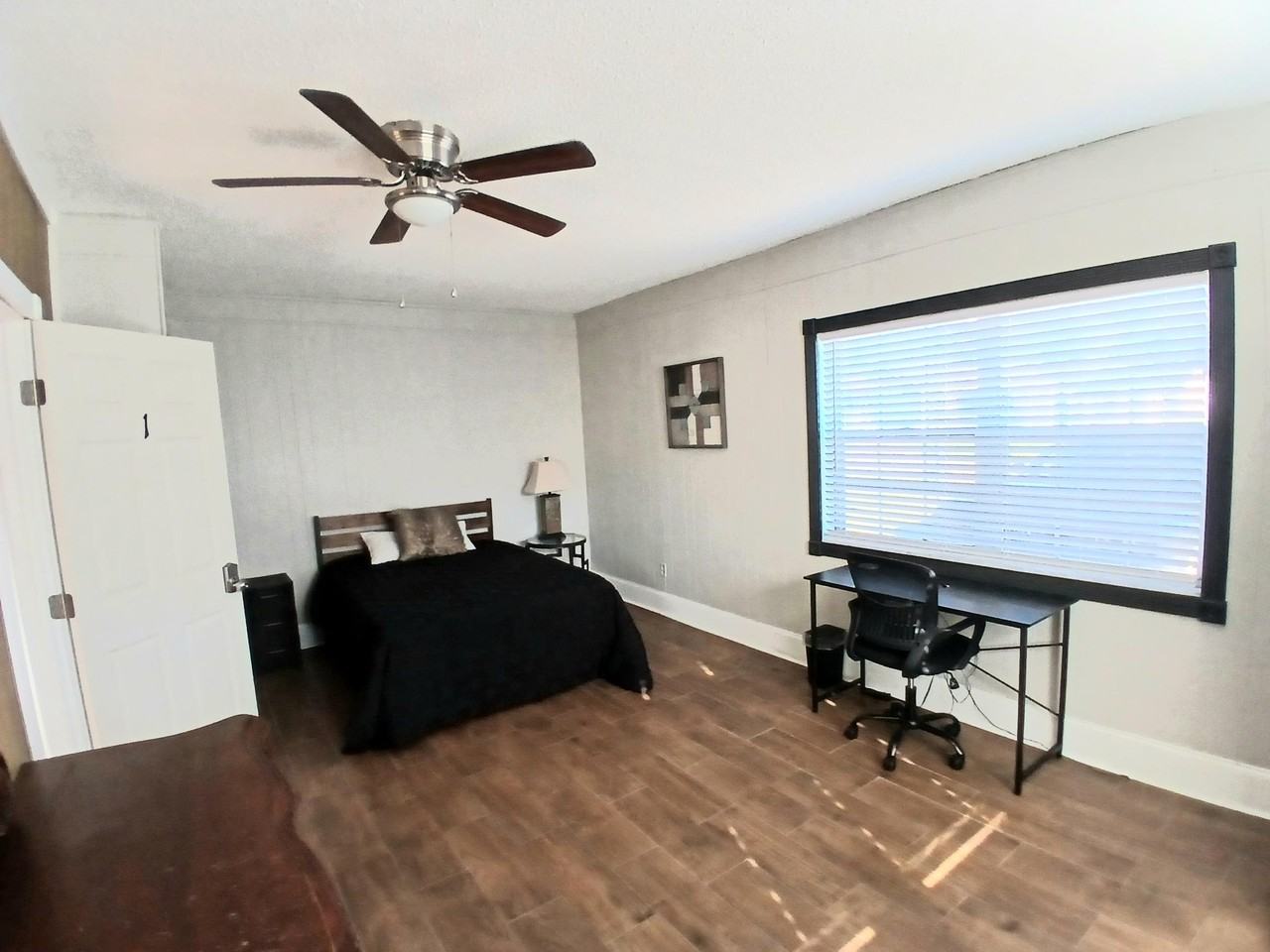 Rosewood Ave - Photo 4 of 5