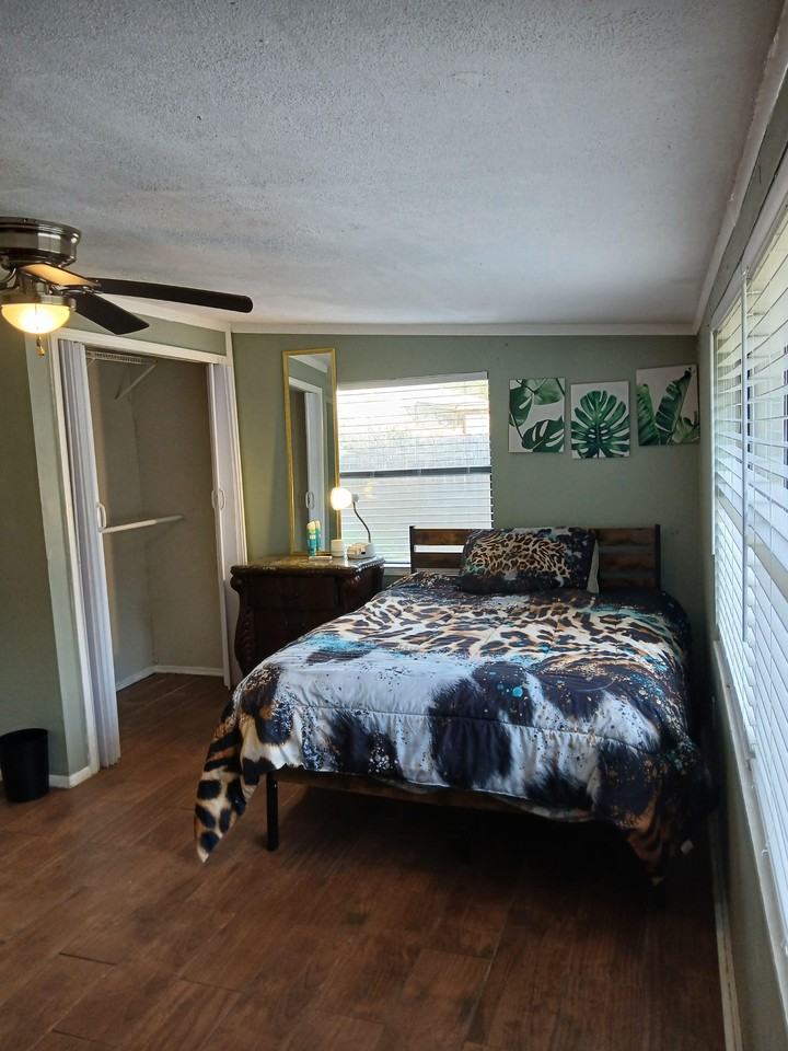 Rosewood Ave - Photo 5 of 5